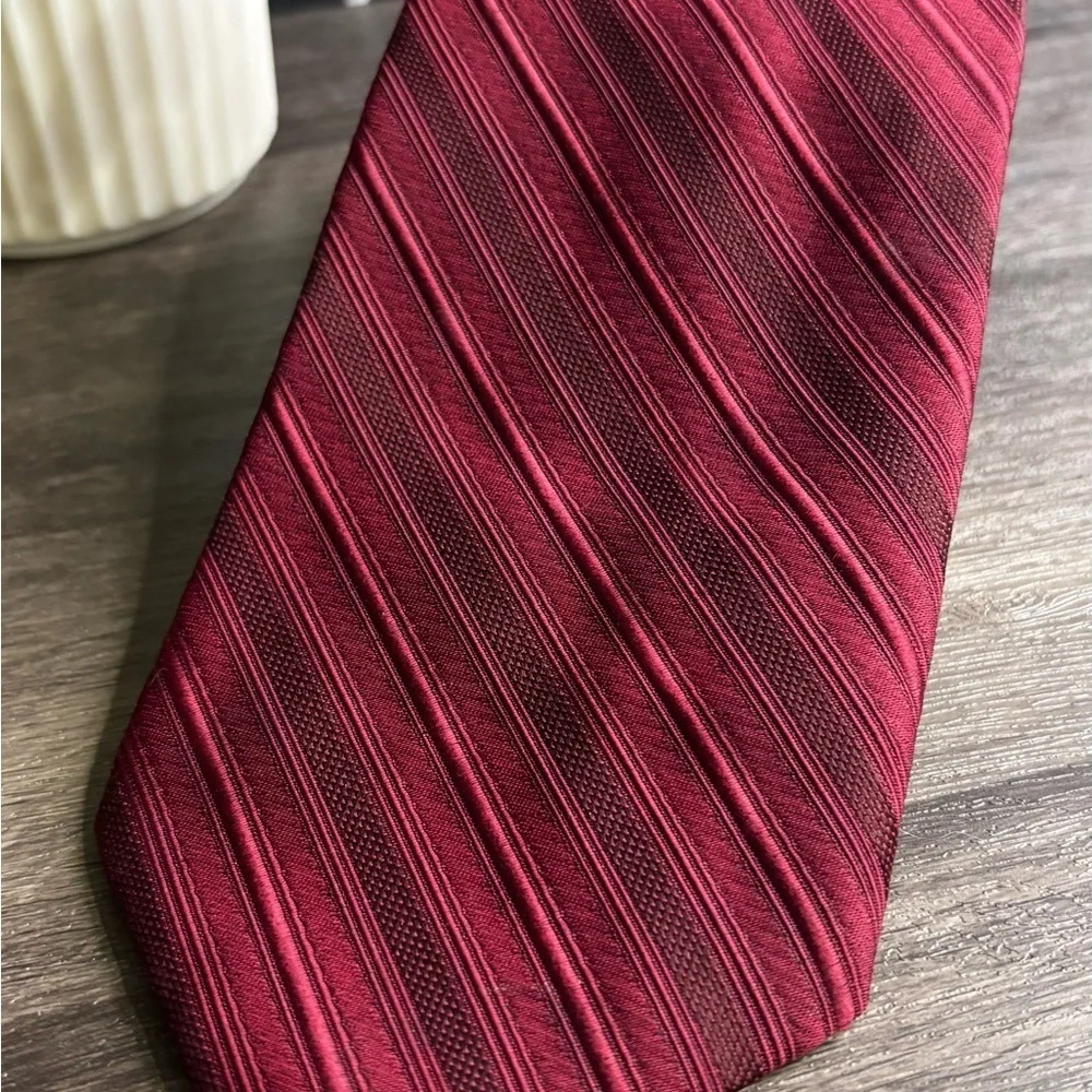 Elegant Maroon Striped Tie